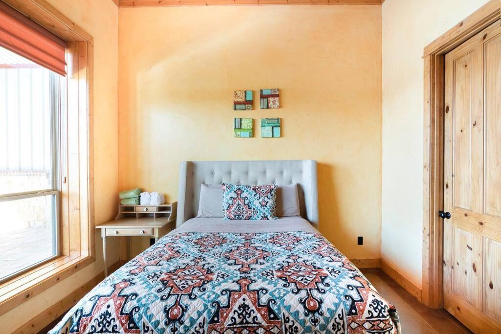 Texas Ranch House With 5 Bedroom And Fish Pond ดัลลัส ภายนอก รูปภาพ