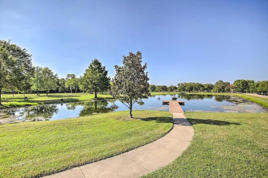 Texas Ranch House With 5 Bedroom And Fish Pond ดัลลัส ภายนอก รูปภาพ