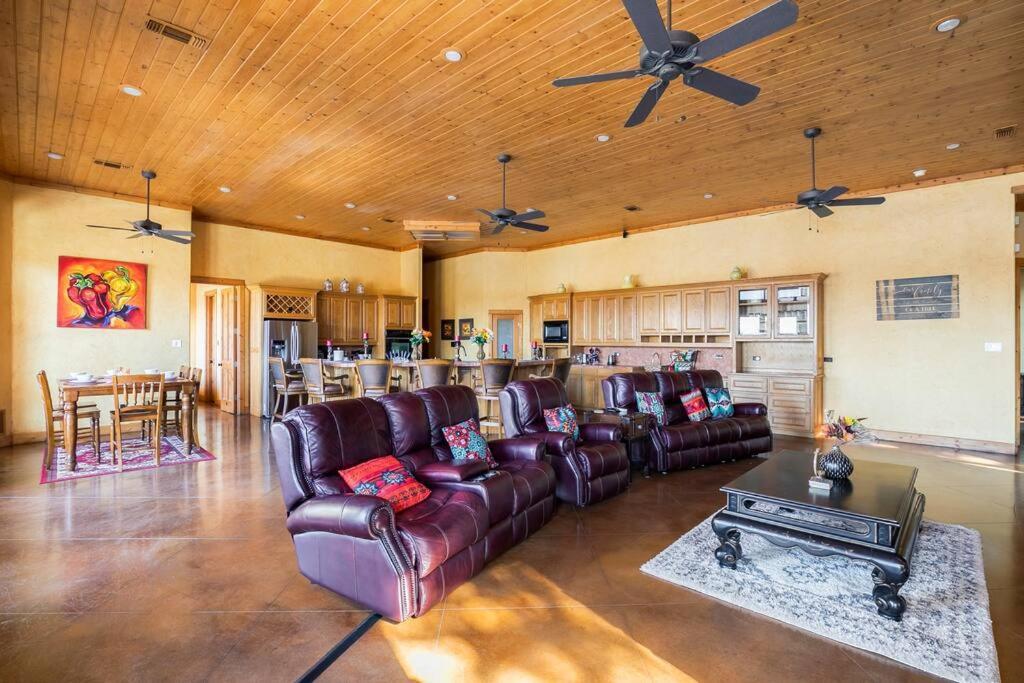 Texas Ranch House With 5 Bedroom And Fish Pond ดัลลัส ภายนอก รูปภาพ