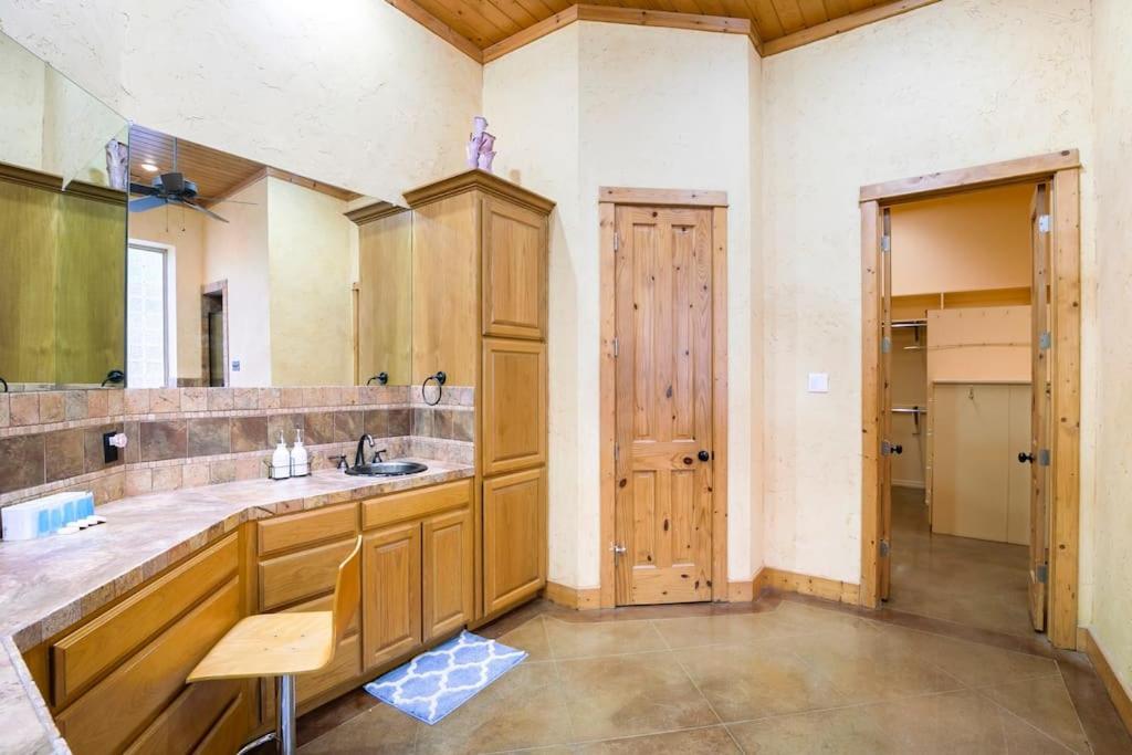 Texas Ranch House With 5 Bedroom And Fish Pond ดัลลัส ภายนอก รูปภาพ