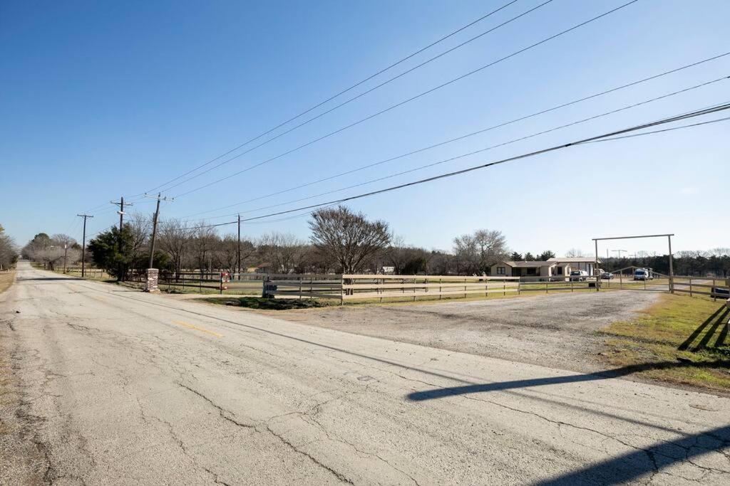 Texas Ranch House With 5 Bedroom And Fish Pond ดัลลัส ภายนอก รูปภาพ