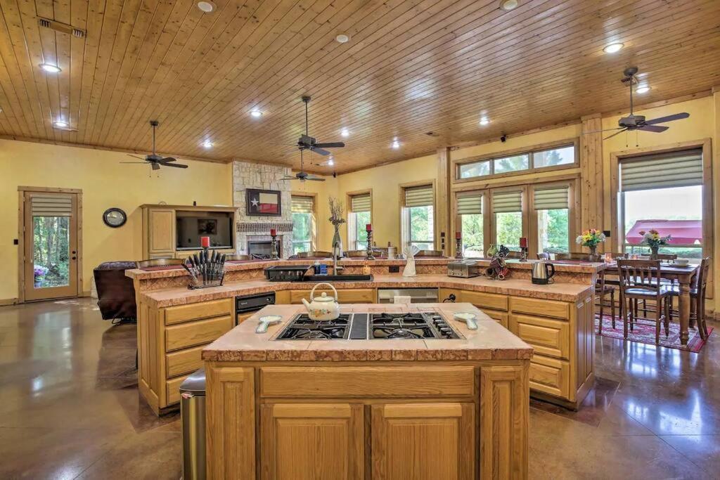 Texas Ranch House With 5 Bedroom And Fish Pond ดัลลัส ภายนอก รูปภาพ